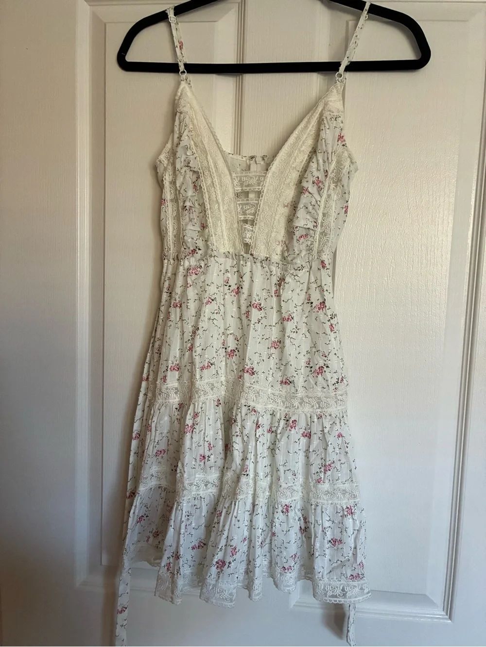 Olivaceous White Floral Lace-Trim Cami Dress